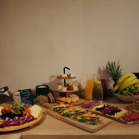 Lo͝or Luxury Oda ve Kahvaltı 4*