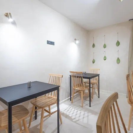 Oda ve Kahvaltı Lo͝or Luxury