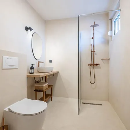 Lo͝or Luxury Oda ve Kahvaltı 4*