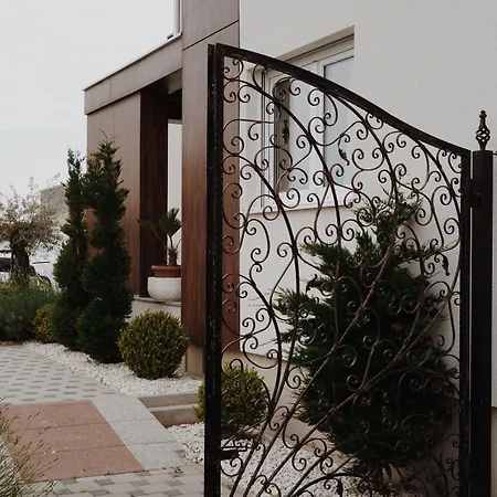 Lo͝or Luxury 4* Stobreč