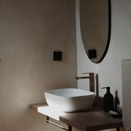 Panzió Lo͝or Luxury Retreat Stobreč