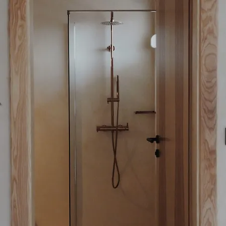 Lo͝or Luxury Retreat Stobreč