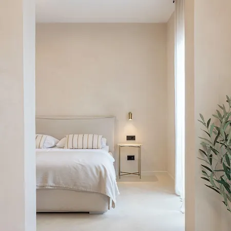 Lo͝or Luxury Retreat 4*