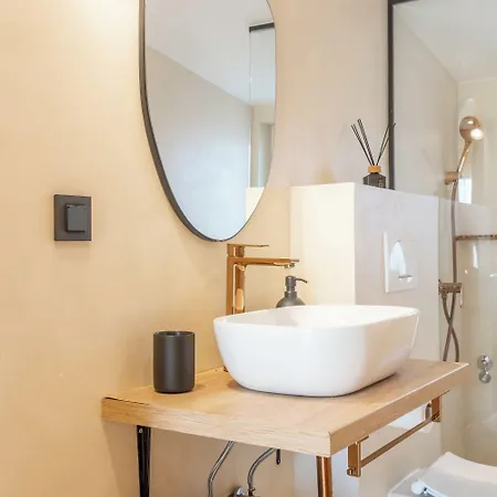 Panzió Lo͝or Luxury Retreat Stobreč