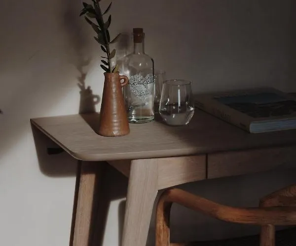 לינה וארוחת בוקר Lo͝or Luxury