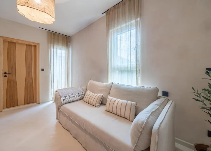 לינה וארוחת בוקר Lo͝or Luxury סטוברץ