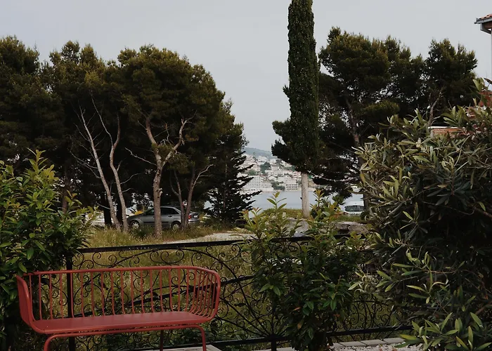 Lo͝or Luxury 4* סטוברץ