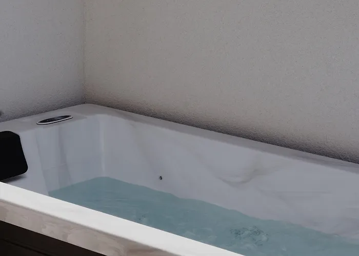 Lo͝or Luxury לינה וארוחת בוקר סטוברץ