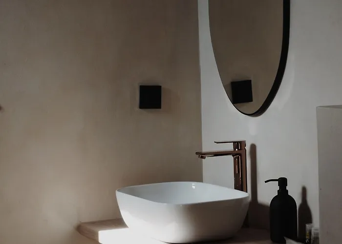 לינה וארוחת בוקר Lo͝or Luxury סטוברץ