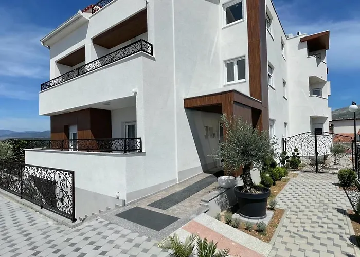 Lo͝or Luxury סטוברץ