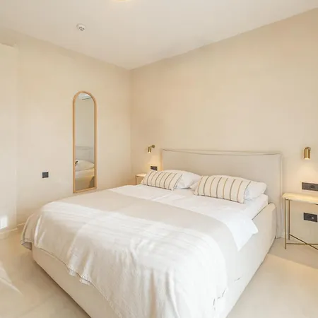 Lo͝or Luxury Retreat Otel